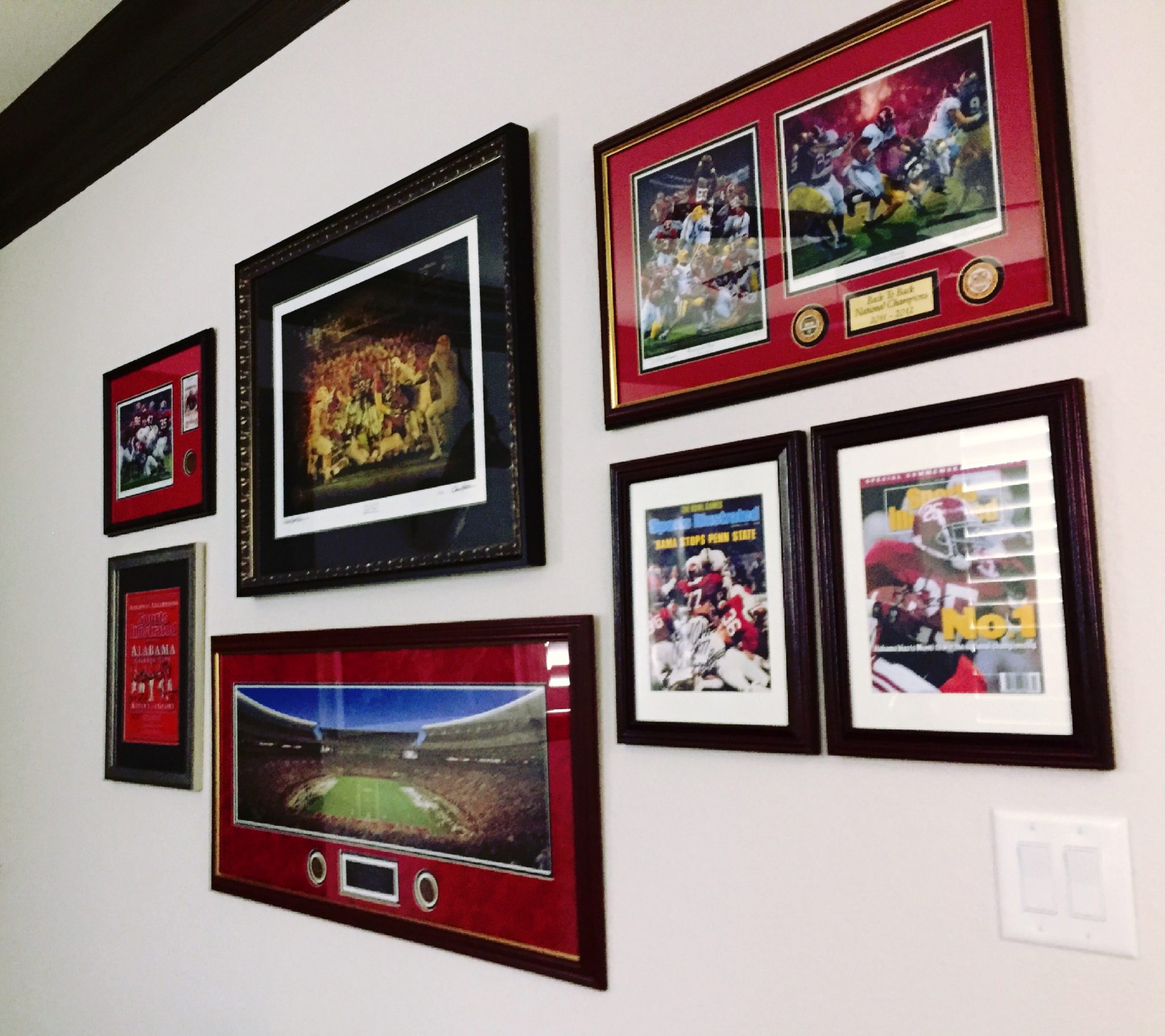 creating a gallery wall, home decor blog, interior designer, houston designer, how to hang art on the wall, eclectic gallery wall, tips for creating a gallery wall