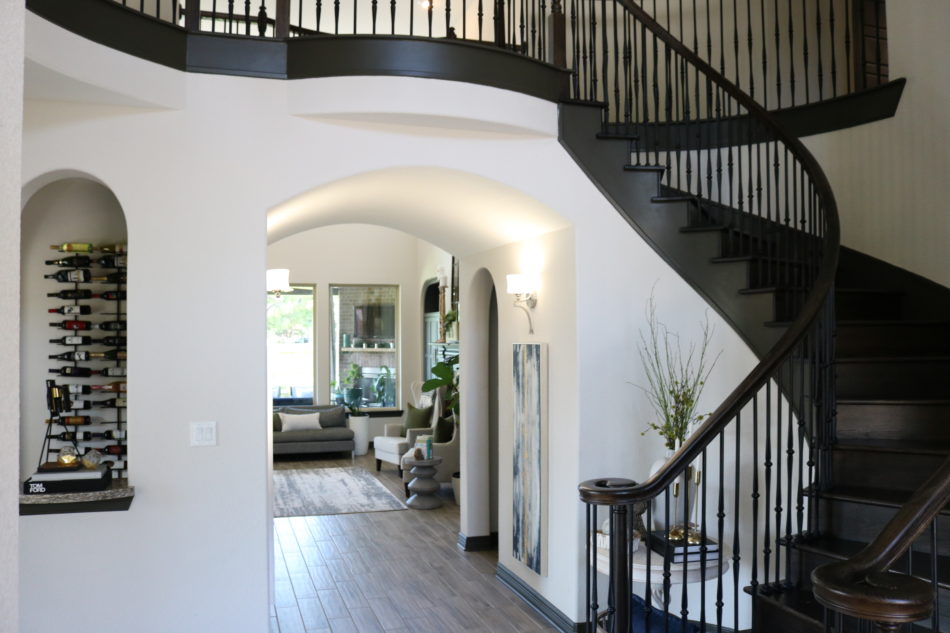 Fall decor, how to decorate for fall, fall living room, blue living room, olive and navy color palette, olive pillows, navy living room