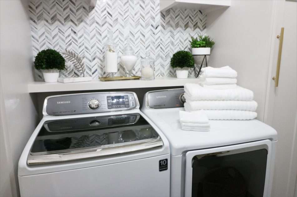 chic laundry room