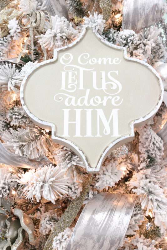 how to decorate your Christmas tree like a pro