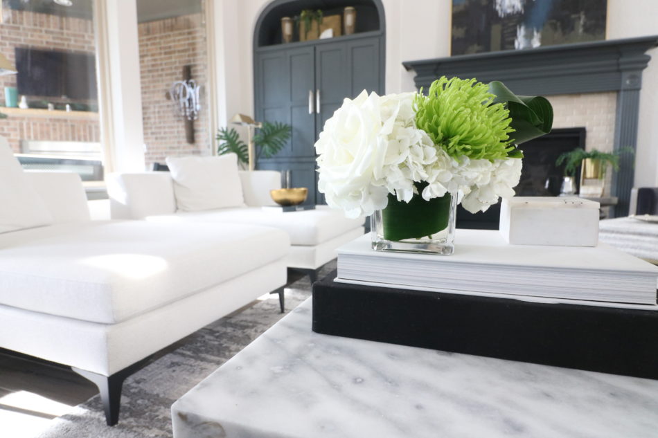 patio decor, spring patio decor, spring patio 2019, patio decor, spring patio, spring decor, spring home decor, how to decorate for spring, steps to staging for spring, spring decoration, decorating for spring, spring style, spring home tour, spring home decor, spring home, black and white pillows, black and white living room, chic living room, spring 2019 home decor