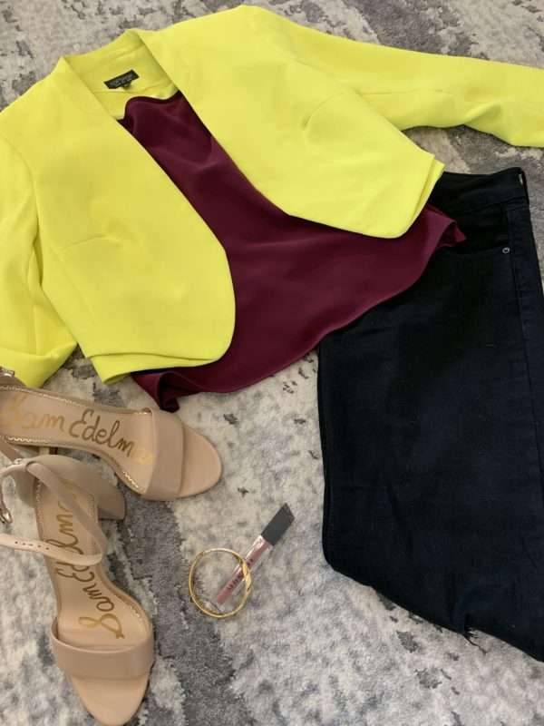 Houston Life, MRI, MRI Home, Melissa Roberts Interiors, Live Demo, What to wear on tv, what to wear to a meeting, minimalist, minimalist design, how to design like a minimalist, Houston Interior Desginer, How to pick an outfit for television, makeup for live tv, how to demo on live tv, 