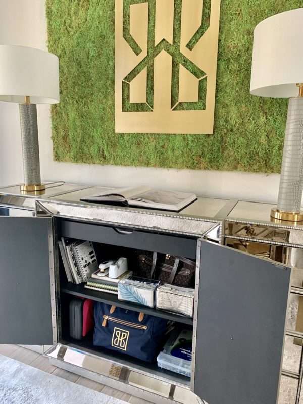 MRI, MRI Home, Houston Life, Houston Interior Designer, Houston Interior Design, Interior Design, Minimalist Design, Minimalism, Minimalism décor, Home Décor, Easy home design, chic home décor, white sofa, succulent, decorating with greenery, decorating with plants, decorating with texture, how to declutter, functional design, selecting a color scheme, how to edit your home décor