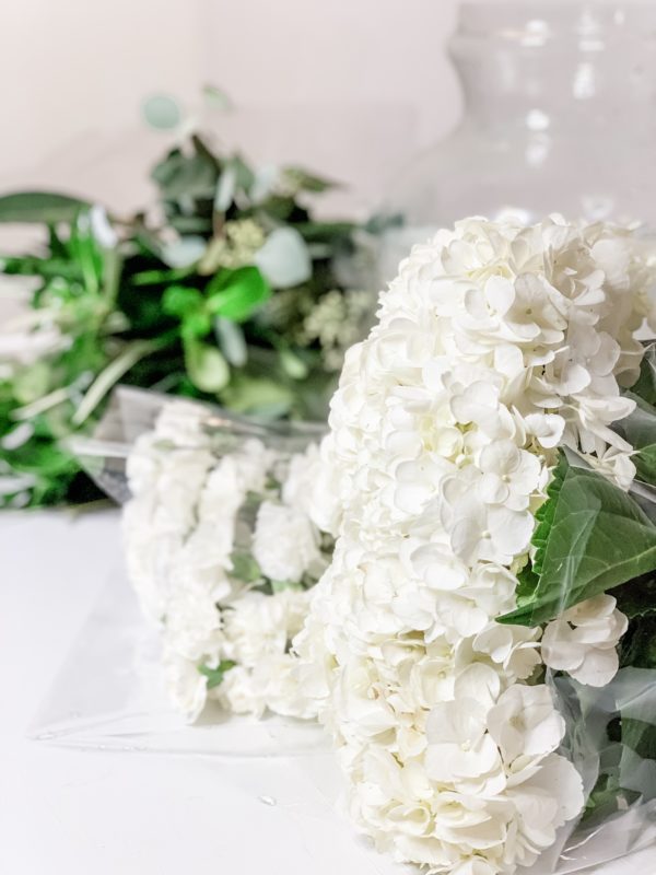 FRESH FLOWERS, 5 MINUTE FLOWER ARRANGEMENT, FLOWER ARRANGEMENT, HOW TO ARRANGE FLOWERS, FLOWER DIY, DIY FLOWER ARRANGEMENT, STEP BY STEP FLOWER ARRANGEMENT, FLOWER ARRANGING GUIDE