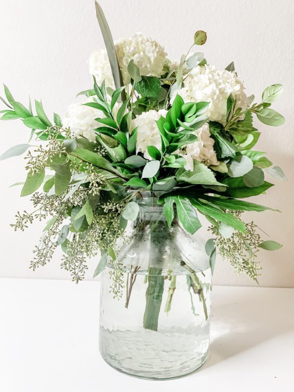 FRESH FLOWERS, 5 MINUTE FLOWER ARRANGEMENT, FLOWER ARRANGEMENT, HOW TO ARRANGE FLOWERS, FLOWER DIY, DIY FLOWER ARRANGEMENT, STEP BY STEP FLOWER ARRANGEMENT, FLOWER ARRANGING GUIDE
