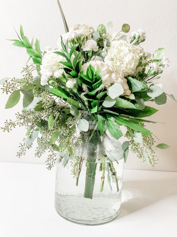 FRESH FLOWERS, 5 MINUTE FLOWER ARRANGEMENT, FLOWER ARRANGEMENT, HOW TO ARRANGE FLOWERS, FLOWER DIY, DIY FLOWER ARRANGEMENT, STEP BY STEP FLOWER ARRANGEMENT, FLOWER ARRANGING GUIDE