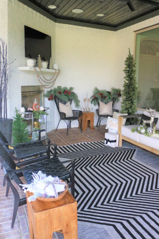 how to host a holiday party, holiday hosting, simple holiday party, scecrets to hosting a stress-free party, stress-free party, simple party, free printable, party checklist, free checklist, holiday checklist