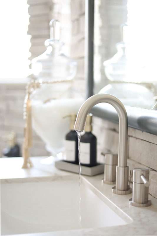 master bath remodel, master bath design, free standing tub, free standing tub between cabinets, bathroom facelift, simple bathroom update, bathroom project