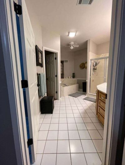 Ash Street Before – Bathroom