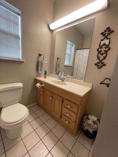 Ash Street Before – Bathroom